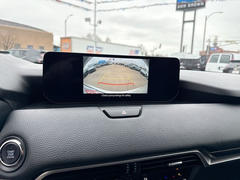 Mazda CX-90 Vehicle Full-screen Gallery Image 21