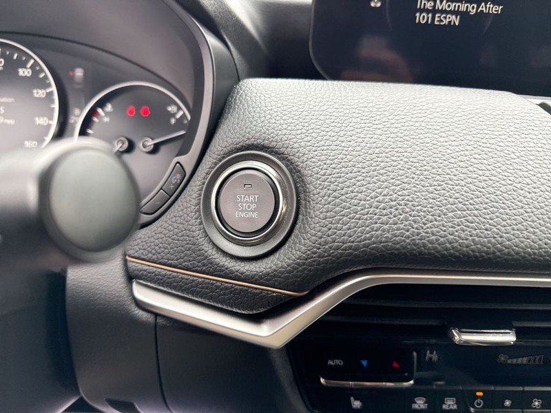 Mazda CX-90 Vehicle Full-screen Gallery Image 23