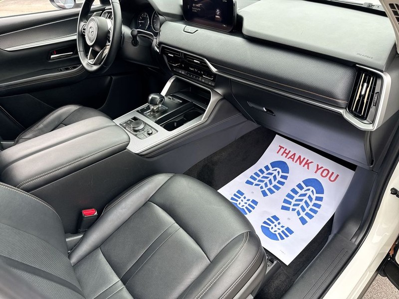 Mazda CX-90 Vehicle Full-screen Gallery Image 35