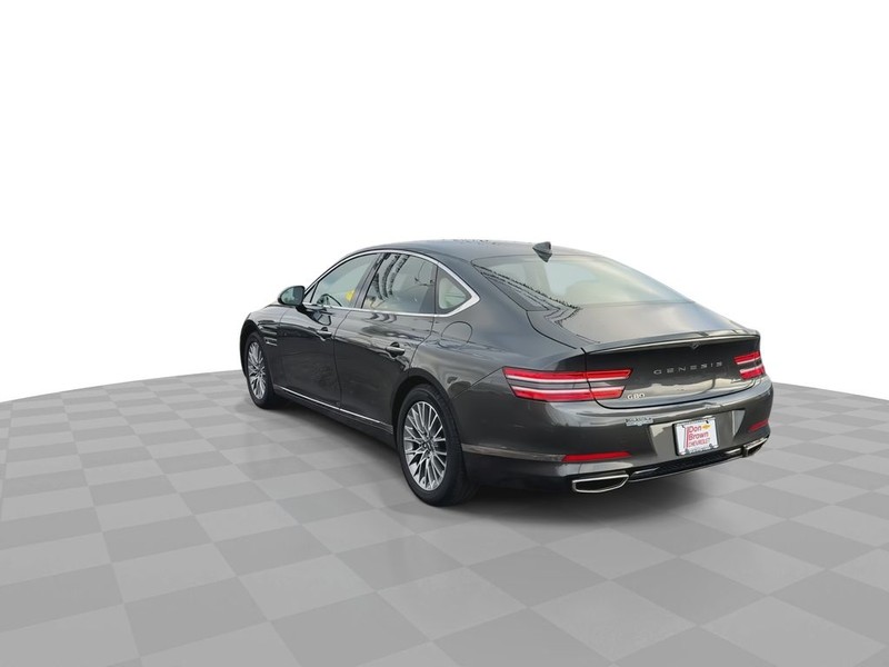 Genesis G80 Vehicle Full-screen Gallery Image 10