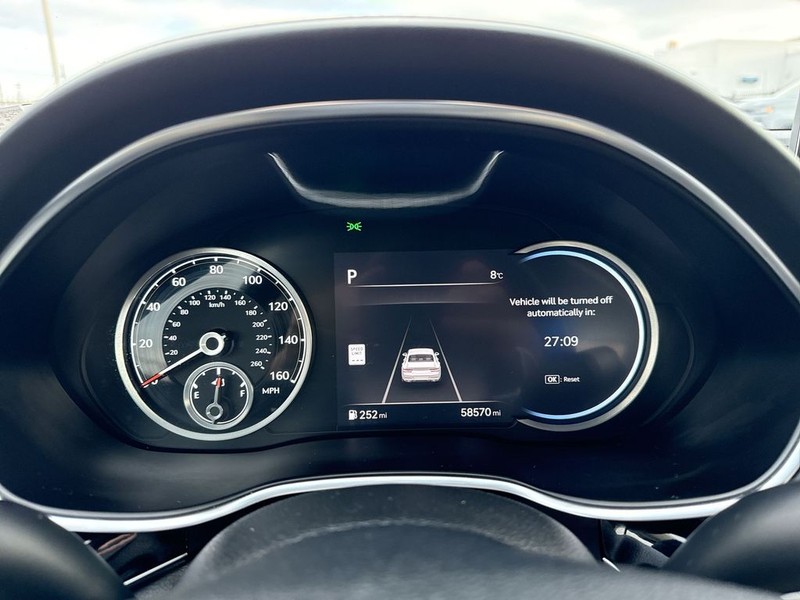 Genesis G80 Vehicle Full-screen Gallery Image 19