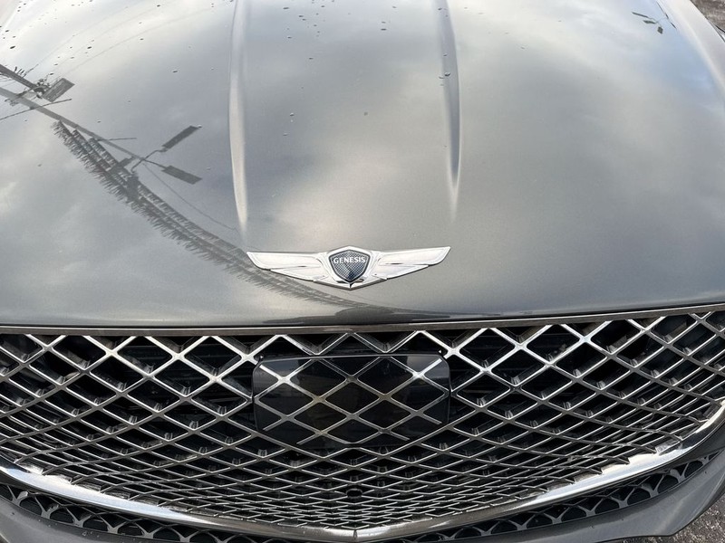 Genesis G80 Vehicle Full-screen Gallery Image 36