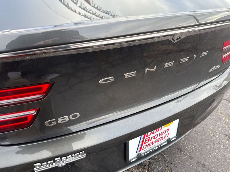 Genesis G80 Vehicle Full-screen Gallery Image 37