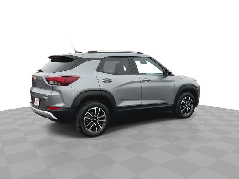 Chevrolet TrailBlazer Vehicle Full-screen Gallery Image 13