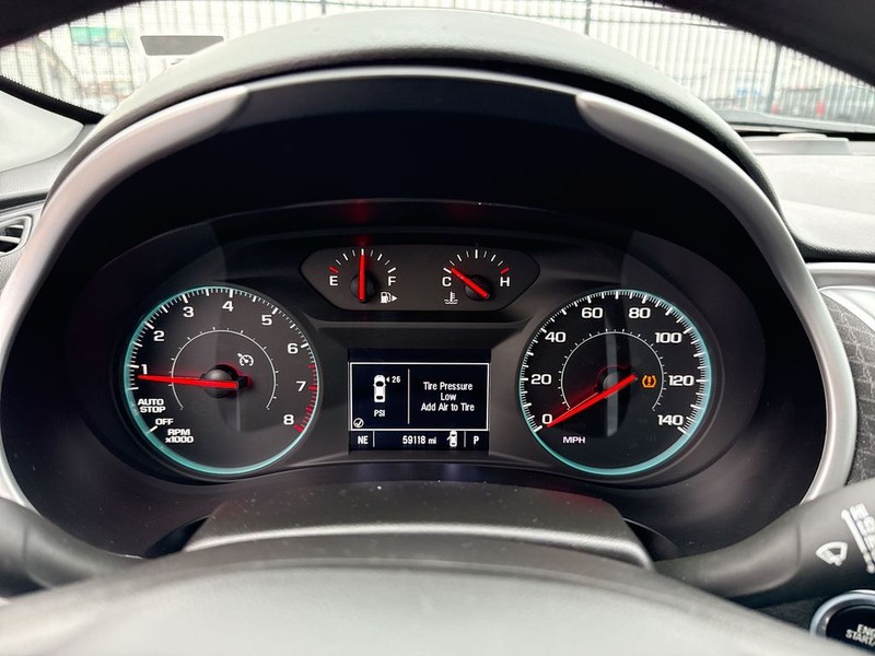 Chevrolet Malibu Vehicle Full-screen Gallery Image 14