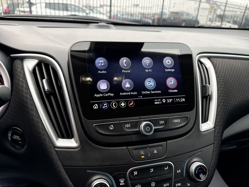 Chevrolet Malibu Vehicle Full-screen Gallery Image 15