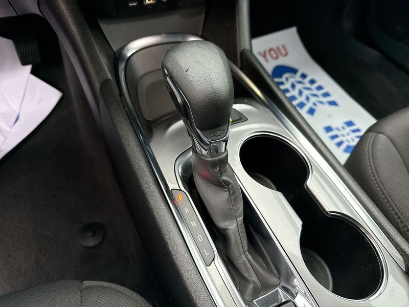 Chevrolet Malibu Vehicle Full-screen Gallery Image 18