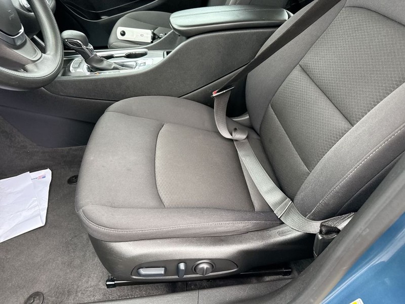 Chevrolet Malibu Vehicle Full-screen Gallery Image 22