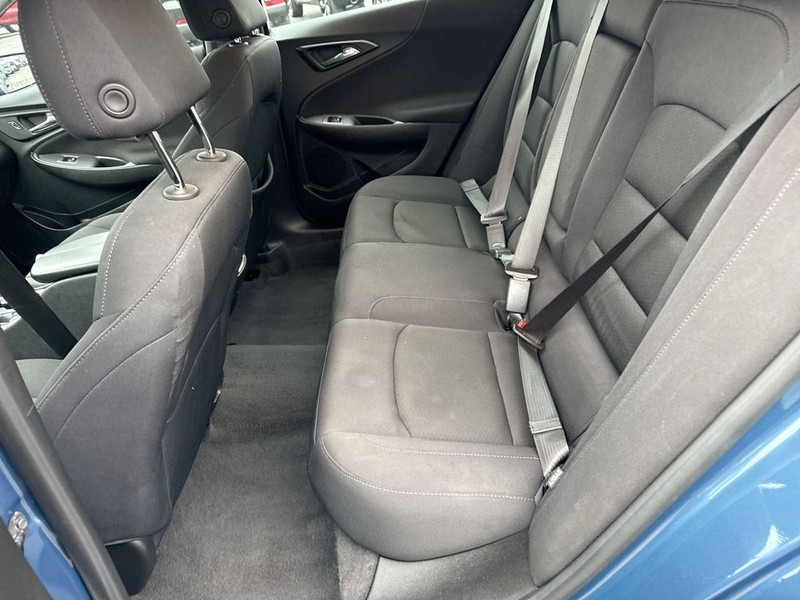 Chevrolet Malibu Vehicle Full-screen Gallery Image 26