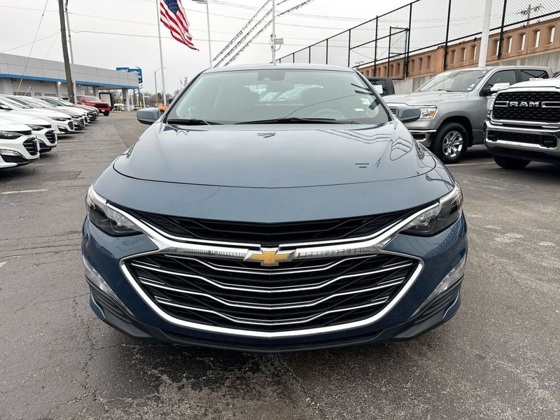 Chevrolet Malibu Vehicle Full-screen Gallery Image 31