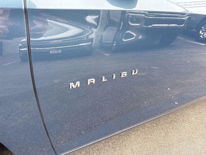 Chevrolet Malibu Vehicle Full-screen Gallery Image 33