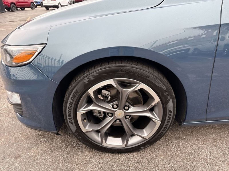 Chevrolet Malibu Vehicle Full-screen Gallery Image 34