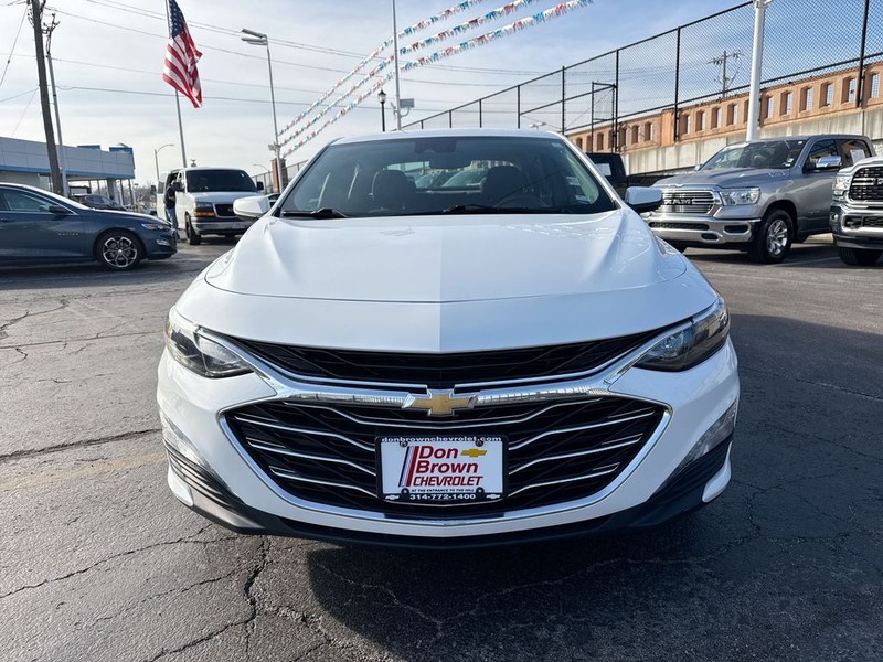 Chevrolet Malibu Vehicle Full-screen Gallery Image 36