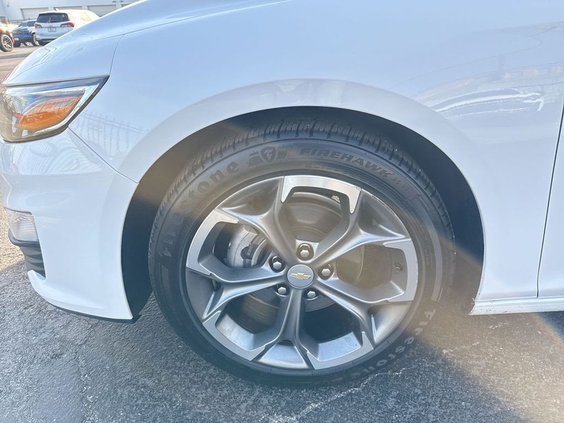 Chevrolet Malibu Vehicle Full-screen Gallery Image 39