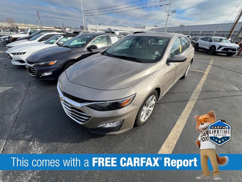 Chevrolet Malibu Vehicle Full-screen Gallery Image 3