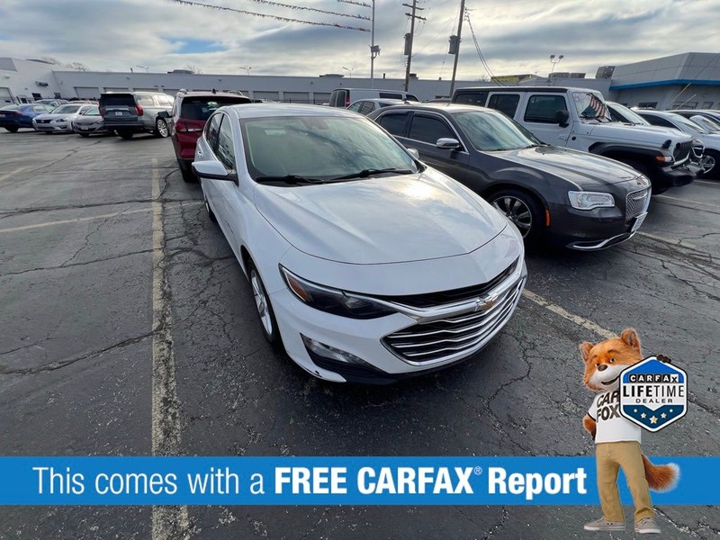 Chevrolet Malibu Vehicle Full-screen Gallery Image 3