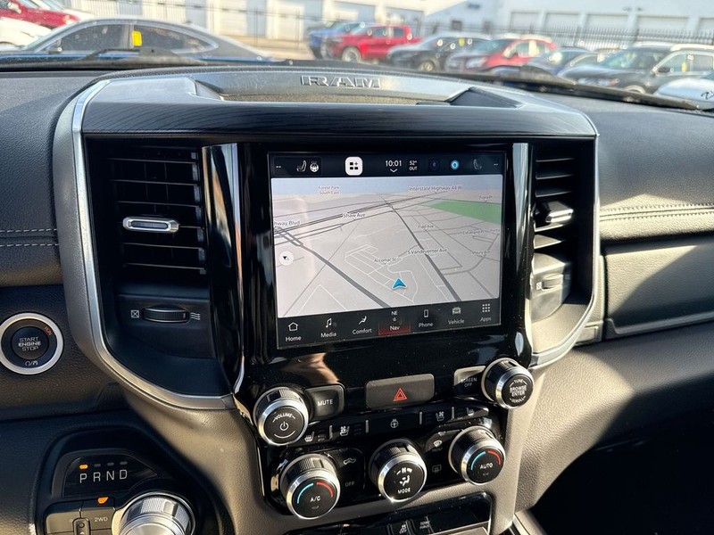 Ram 1500 Vehicle Full-screen Gallery Image 21