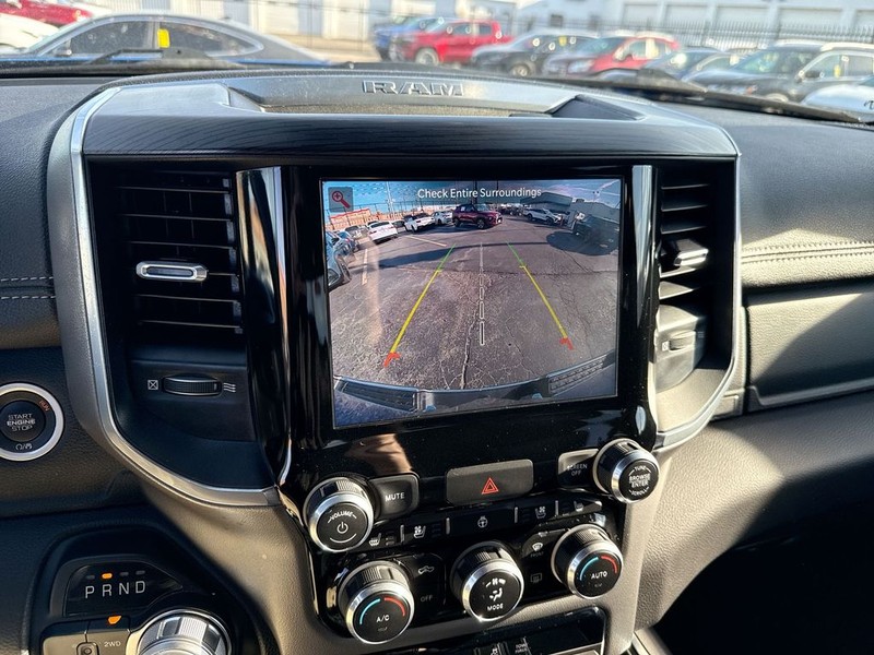 Ram 1500 Vehicle Full-screen Gallery Image 22