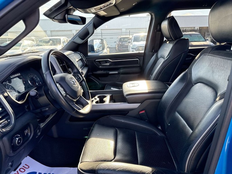 Ram 1500 Vehicle Full-screen Gallery Image 28