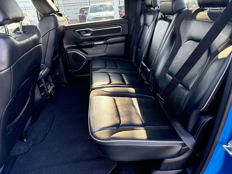 Ram 1500 Vehicle Full-screen Gallery Image 31