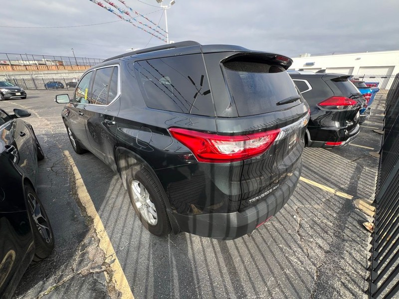 Chevrolet Traverse Vehicle Full-screen Gallery Image 4