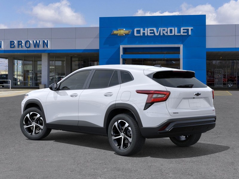 Chevrolet Trax Vehicle Full-screen Gallery Image 3