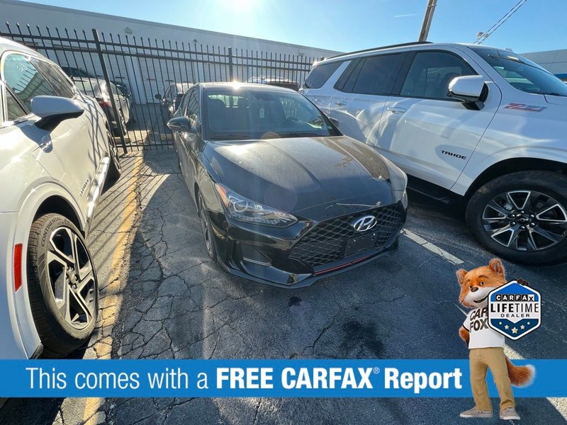 Hyundai Veloster Vehicle Full-screen Gallery Image 3