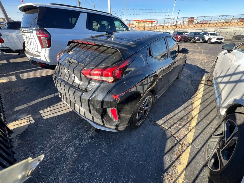 Hyundai Veloster Vehicle Full-screen Gallery Image 6