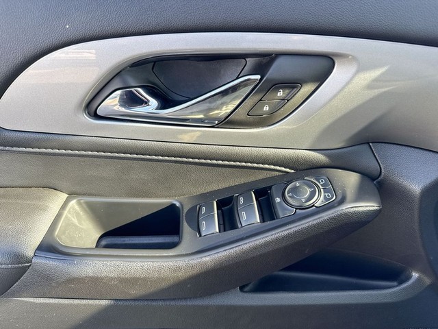 Chevrolet Traverse Vehicle Full-screen Gallery Image 30