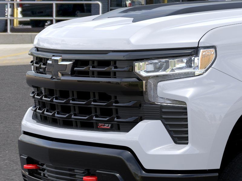 Chevrolet Silverado 1500 Vehicle Full-screen Gallery Image 13