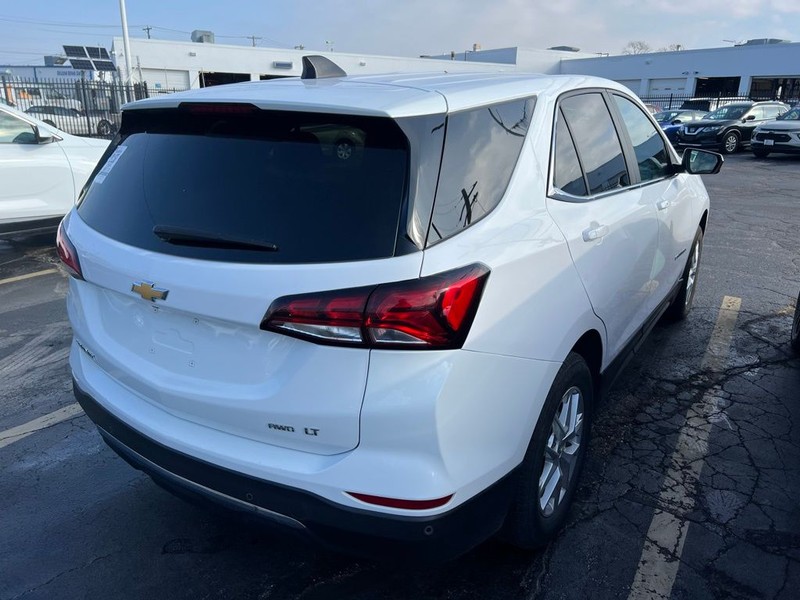 Chevrolet Equinox Vehicle Full-screen Gallery Image 6