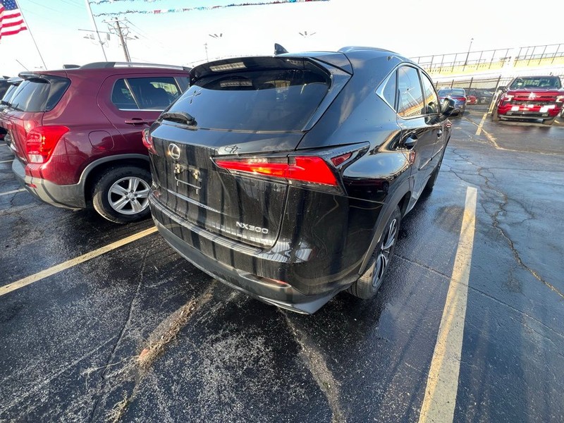 Lexus NX Vehicle Full-screen Gallery Image 4