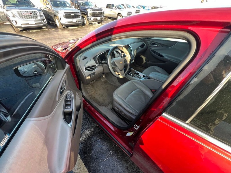 Chevrolet Malibu Vehicle Full-screen Gallery Image 7