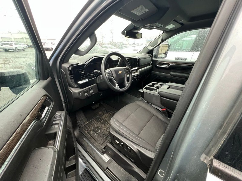 Chevrolet Silverado 1500 Vehicle Full-screen Gallery Image 7