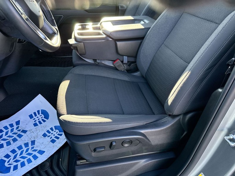 Chevrolet Silverado 1500 Vehicle Full-screen Gallery Image 22