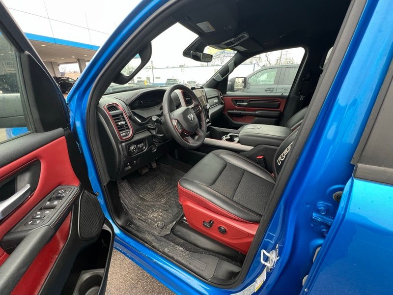 Ram 1500 Vehicle Full-screen Gallery Image 7