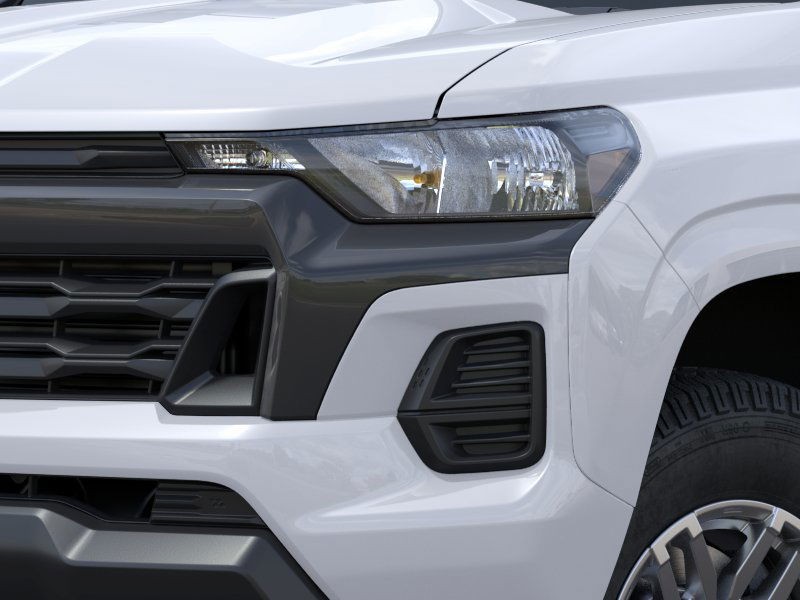 Chevrolet Colorado Vehicle Full-screen Gallery Image 10
