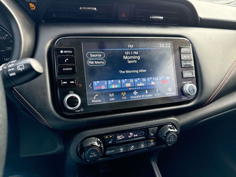 Nissan Kicks Vehicle Full-screen Gallery Image 40