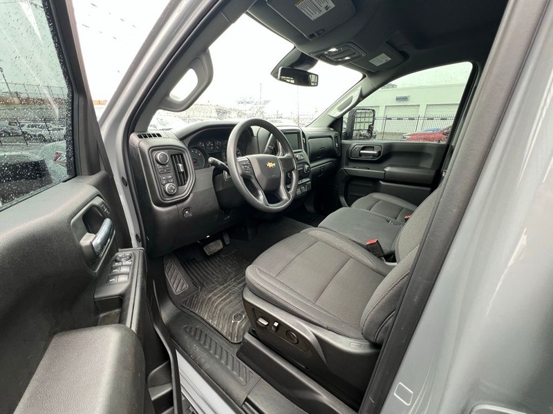 Chevrolet Silverado 2500HD Vehicle Full-screen Gallery Image 7