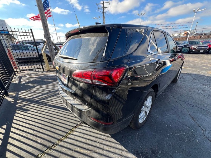 Chevrolet Equinox Vehicle Full-screen Gallery Image 6