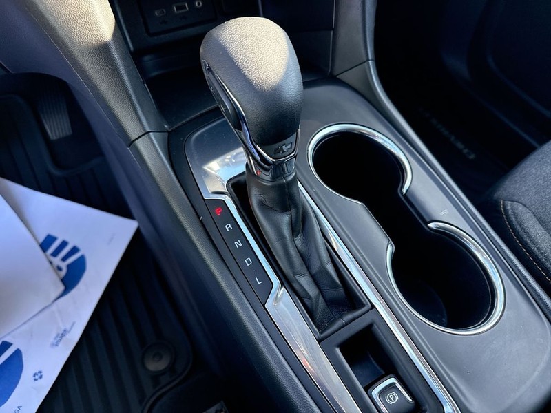 Chevrolet Equinox Vehicle Full-screen Gallery Image 18