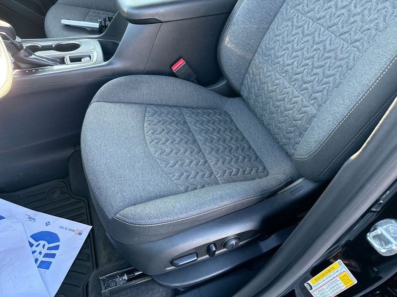 Chevrolet Equinox Vehicle Full-screen Gallery Image 22