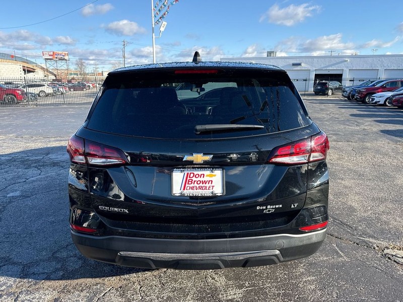 Chevrolet Equinox Vehicle Full-screen Gallery Image 27