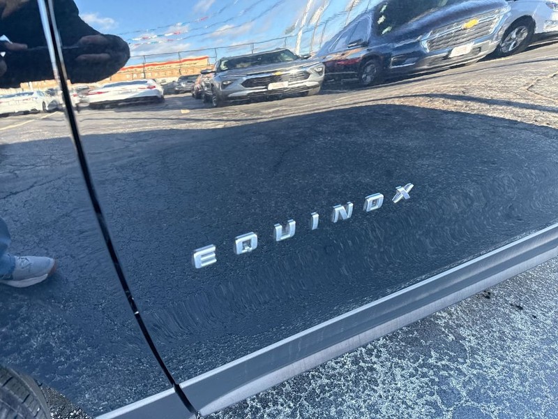 Chevrolet Equinox Vehicle Full-screen Gallery Image 33