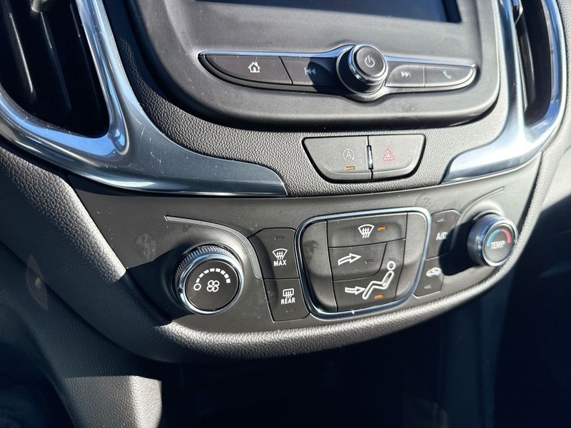 Chevrolet Equinox Vehicle Full-screen Gallery Image 36