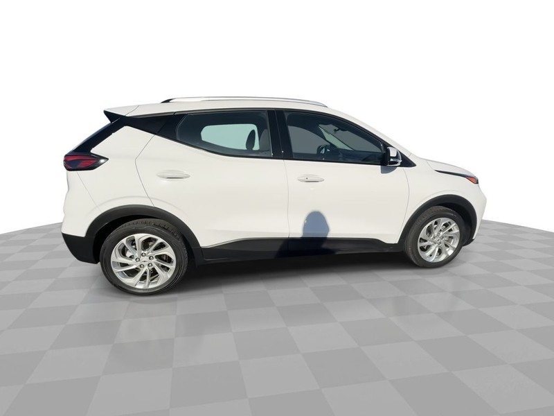 Chevrolet Bolt EUV Vehicle Full-screen Gallery Image 10