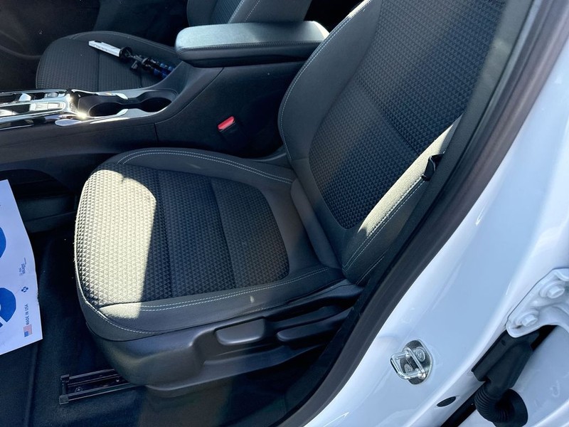 Chevrolet Bolt EUV Vehicle Full-screen Gallery Image 22