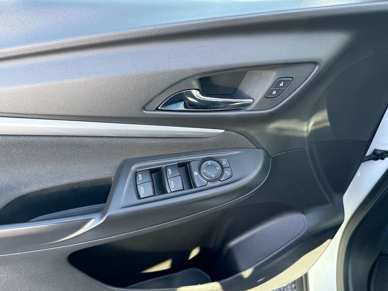 Chevrolet Bolt EUV Vehicle Full-screen Gallery Image 24