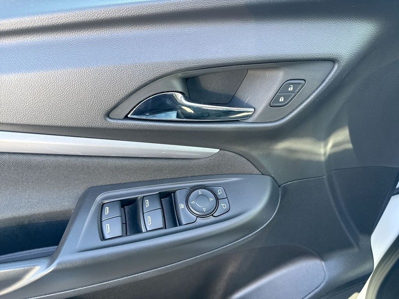 Chevrolet Bolt EUV Vehicle Full-screen Gallery Image 25