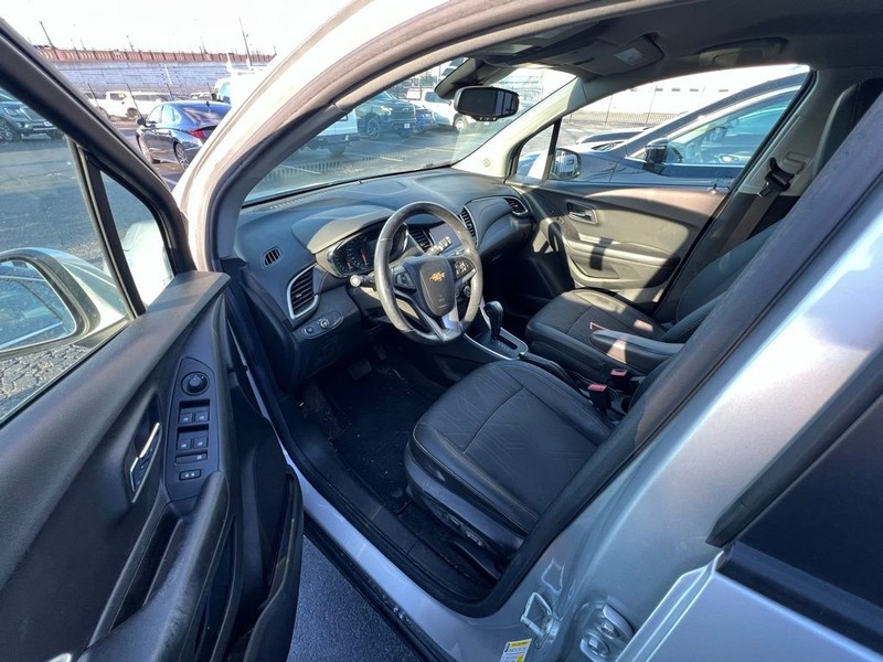 Chevrolet Trax Vehicle Full-screen Gallery Image 7